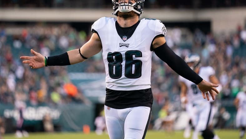 Aug 19, 2021; Philadelphia, Pennsylvania, USA; Philadelphia Eagles tight end Zach Ertz (86) takes the field against the New England Patriots at Lincoln Financial Field. Mandatory Credit: Bill Streicher-USA TODAY Sports