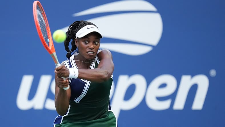 Sep 3, 2021; Flushing, NY, USA; Sloane Stephens of the United States hits to Angelique Kerber of Germany on day five of the 2021 U.S. Open tennis tournament at USTA Billie Jean King National Tennis Center. Mandatory Credit: Danielle Parhizkaran-USA TODAY Sports