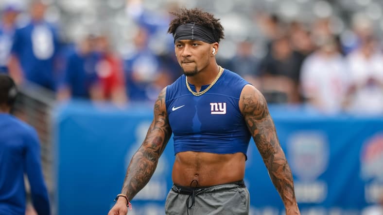 Aug 29, 2021; East Rutherford, New Jersey, USA; New York Giants tight end Evan Engram (88) warms up before the game against the New England Patriots at MetLife Stadium. Mandatory Credit: Vincent Carchietta-USA TODAY Sports