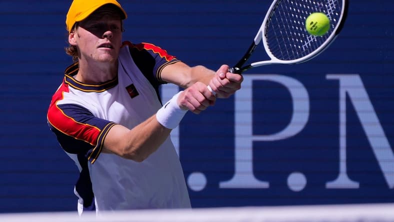 Sep 6, 2021; Flushing, NY, USA;  Jannik Sinner of Italy hits to Alexander Zverev of Germany on day eight of the 2021 U.S. Open tennis tournament at USTA Billie Jean King National Tennis Center. Mandatory Credit: Robert Deutsch-USA TODAY Sports