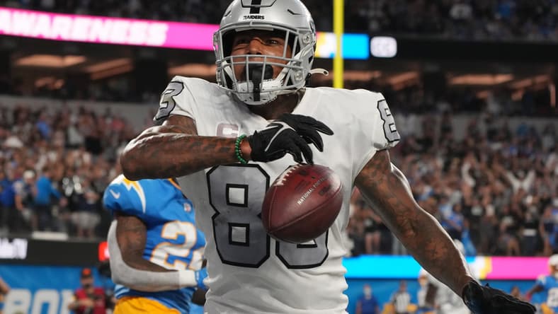 Oct 4, 2021; Inglewood, California, USA; Las Vegas Raiders tight end Darren Waller (83) celebrates after catching a pass for a touchdown against the Los Angeles Chargers during the second half at SoFi Stadium. Mandatory Credit: Kirby Lee-USA TODAY Sports