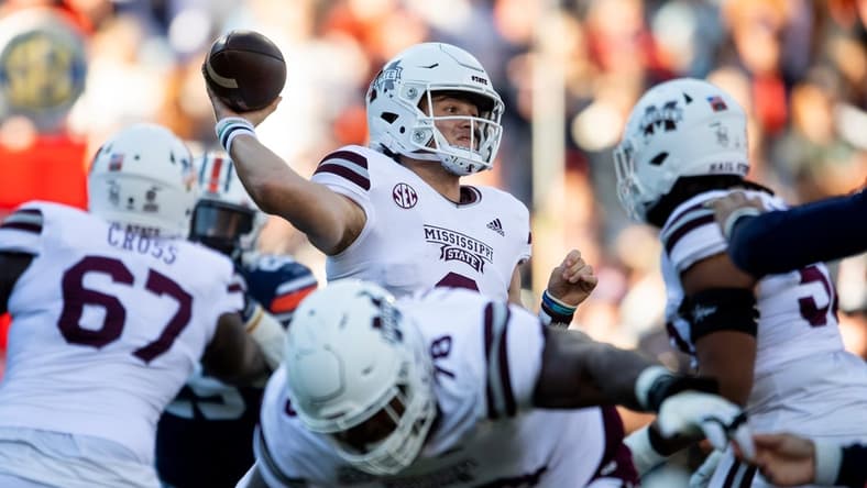 Mississippi State quarterback Will Rogers (2) passes against the Auburn Tigers during Saturday's game.
Syndication The Montgomery Advertiser