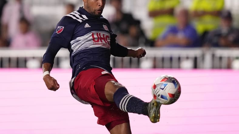 Jul 21, 2021; Fort Lauderdale, FL, USA; New England Revolution forward Teal Bunbury (10) takes a shot on goal against Inter Miami CF during the second half at DRV PNK Stadium. Mandatory Credit: Jasen Vinlove-USA TODAY Sports