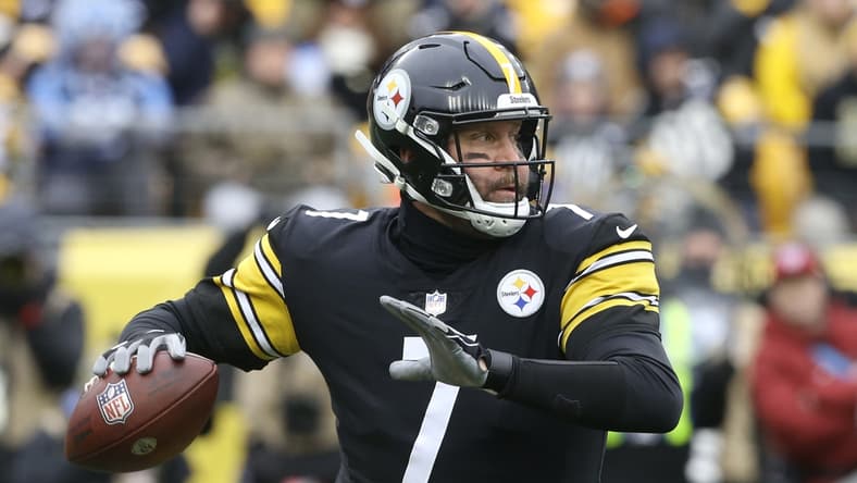Dec 19, 2021; Pittsburgh, Pennsylvania, USA;  Pittsburgh Steelers quarterback Ben Roethlisberger (7) passes against the Tennessee Titans during the first quarter at Heinz Field. Mandatory Credit: Charles LeClaire-USA TODAY Sports