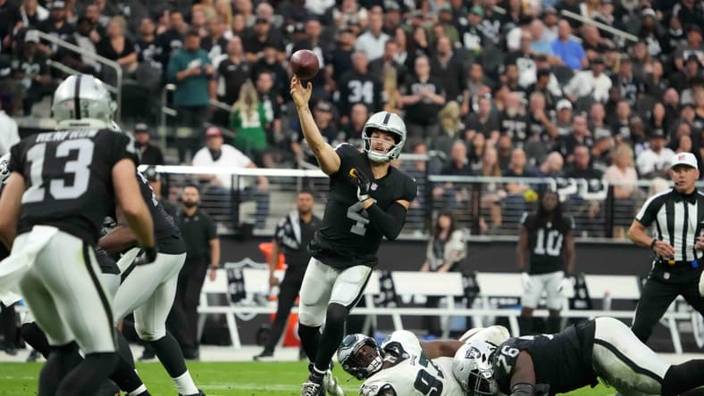 Raiders offense Derek Carr