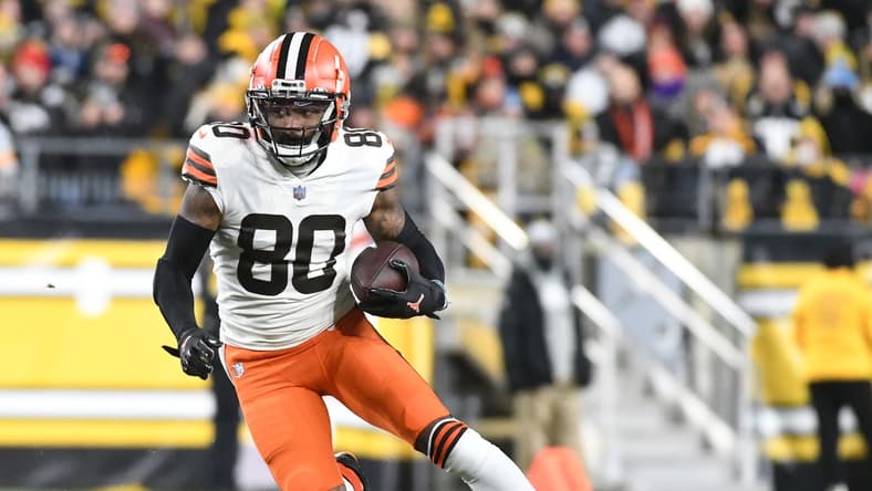 Jan 3, 2022; Pittsburgh, Pennsylvania, USA;  Cleveland Browns wideout Jarvis Landry (80) gains six yards against the Pittsburgh Steelers during the first quarter at Heinz Field. Mandatory Credit: Philip G. Pavely-USA TODAY Sports