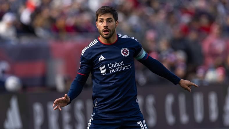 Mar 5, 2022; Foxborough, Massachusetts, USA; New England Revolution midfielder Carles Gil (10) during a game between the New England Revolution and FC Dallas at Gillette Stadium. Mandatory Credit: Paul Rutherford-USA TODAY Sports