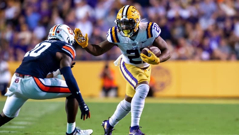 Corey Kiner runs the ball as The LSU Tigers take on the Auburn Tigers in Tiger Stadium. Saturday, Oct. 2, 2021.

Half 1 Lsu Vs Auburn Football 0960

Syndication The Daily Advertiser