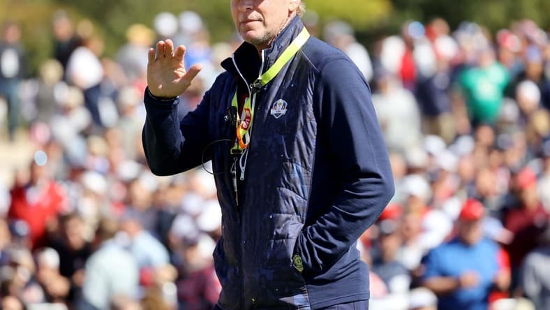 Sep 25, 2021; Haven, WI, USA; U.S. Ryder Cup team captain Steve Stricker acknowledges fans on the first hole during the 43rd Ryder Cup at Whistling Straits, in Haven, Wis. on Saturday, Sept. 25, 2021. Mandatory Credit: Mike De Sisti-USA TODAY Sports