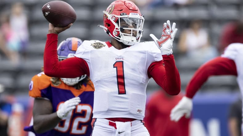 May 7, 2022; Birmingham, AL, USA; New Jersey Generals quarterback De'Andre Johnson (1) throws against the Pittsburgh Maulers during the first half at Protective Stadium. Mandatory Credit: Vasha Hunt-USA TODAY Sports