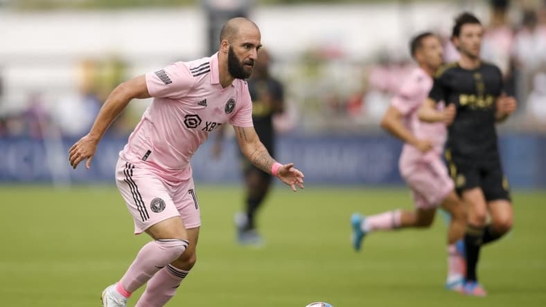 Mar 12, 2022; Fort Lauderdale, Florida, USA; Inter Miami CF forward Gonzalo Higuain (10) controls the ball during the first half against Los Angeles FC at Inter Miami CF Stadium. Mandatory Credit: Sam Navarro-USA TODAY Sports