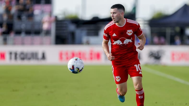May 22, 2022; Fort Lauderdale, Florida, USA; New York Red Bulls midfielder Lewis Morgan (10) runs with the ball during the first half against Inter Miami CF at DRV PNK Stadium. Mandatory Credit: Sam Navarro-USA TODAY Sports