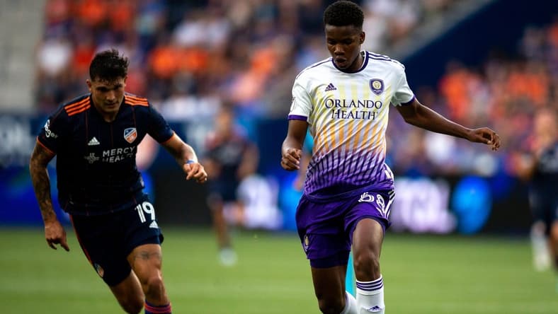 Orlando City defender Thomas Williams (68) dribbles down pitch in the first half of the MLS match between between the FC Cincinnati and the Orlando City at TQL Stadium in Cincinnati on Friday, June 24, 2022.

Orlando City At Fc Cincinnati 151