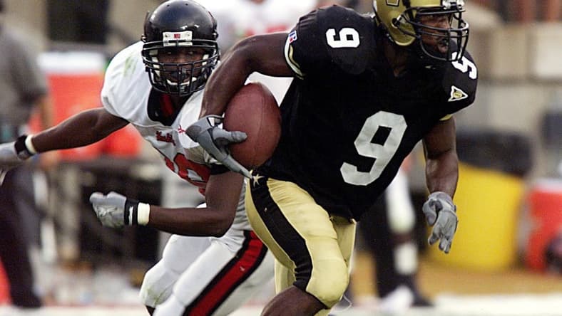Vanderbilt University's Jimmy Williams (9) heads toward the end zone on a 65-yard punt return with 1:41 left on the clock that gave the Commodores a 34-31 come from behind victory at Dudley Field Sept. 11, 1999.

Vanderbilt University Vs Northern Illinois University