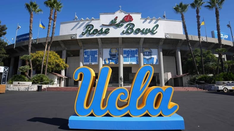 Aug 28, 2021; Pasadena, California, USA; A general overall view of the  Rose Bowl facade prior to the game between the UCLA Bruins and the Hawaii Rainbow Warriors . Mandatory Credit: Kirby Lee-USA TODAY Sports