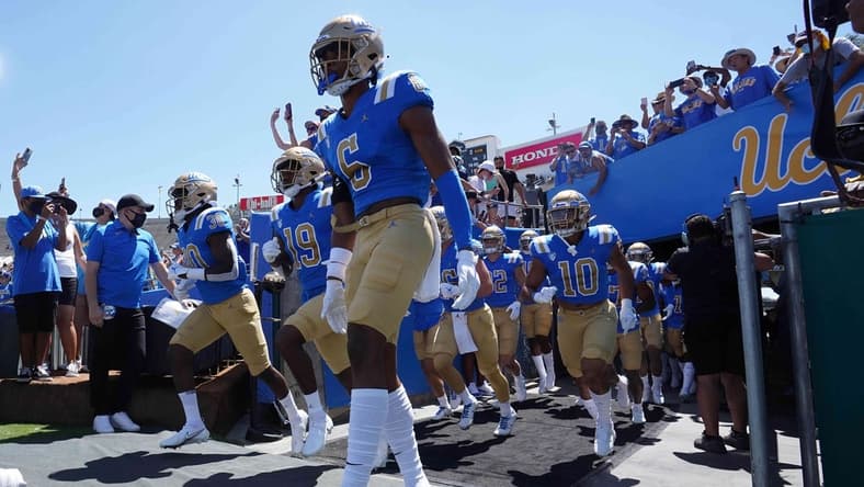 Aug 28, 2021; Pasadena, California, USA; A general overall view as UCLA Bruins enter the field before the game against the Hawaii Rainbow Warriors at Rose Bowl. Mandatory Credit: Kirby Lee-USA TODAY Sports