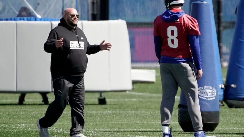 New York Giants head coach Brian Daboll and quarterback Daniel Jones (8) talk during voluntary minicamp at the Quest Diagnostics Training Center in East Rutherford on Wednesday, April 20, 2022.

Nfl Ny Giants Coach And Gm Talk Nfl Draft