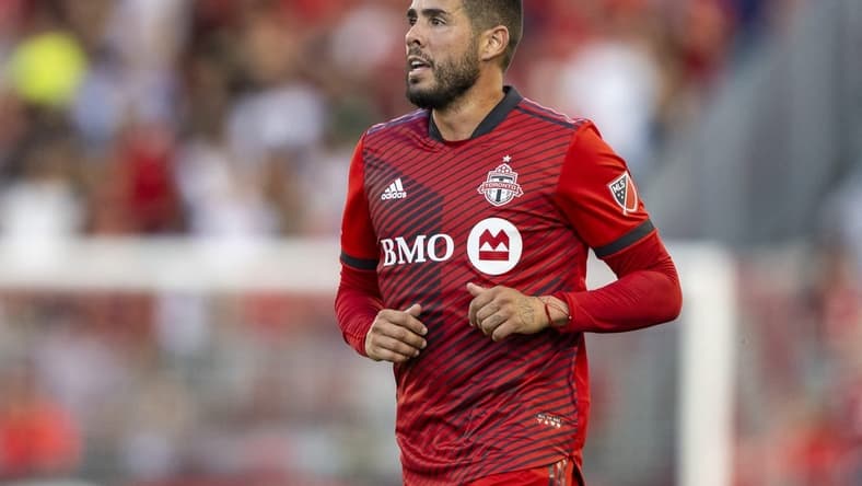 Jun 22, 2022; Toronto, Ontario, USA; Toronto FC midfielder Alejandro Pozuelo (10) looks on against CF Montreal at BMO Field Mandatory Credit: Kevin Sousa-USA TODAY Sports
