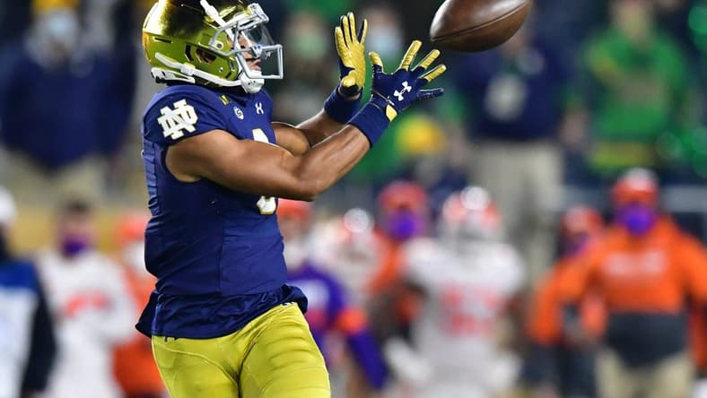 Nov 7, 2020; South Bend, Indiana, USA; Notre Dame Fighting Irish wide receiver Avery Davis (3) catches a pass in the fourth quarter against the Clemson Tigers at Notre Dame Stadium. Notre Dame defeated Clemson 47-40 in two overtimes. Mandatory Credit: Matt Cashore-USA TODAY Sports