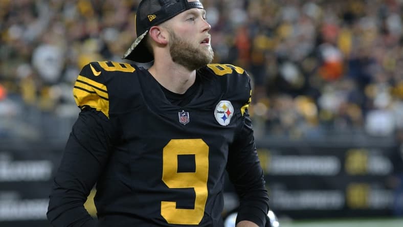 Nov 8, 2021; Pittsburgh, Pennsylvania, USA; Pittsburgh Steelers kicker Chris Boswell (9) looks on from the sidelines against the Chicago Bearsduring the fourth quarter at Heinz Field. Pittsburgh won 29-27. Mandatory Credit: Charles LeClaire-USA TODAY Sports