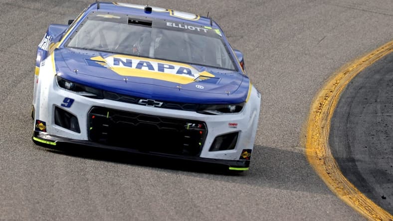 Aug 14, 2022; Richmond, Virginia, USA; NASCAR Cup Series driver Chase Elliott (9) during the Federated Auto Part 400 at Richmond International Raceway. Mandatory Credit: Peter Casey-USA TODAY Sports