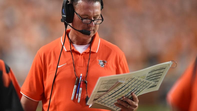 Bowling Green Head Coach Scot Loeffler during the NCAA college football game between the Tennessee Volunteers and Bowling Green Falcons in Knoxville, Tenn. on Thursday, September 2, 2021.

Ut Bowling Green
