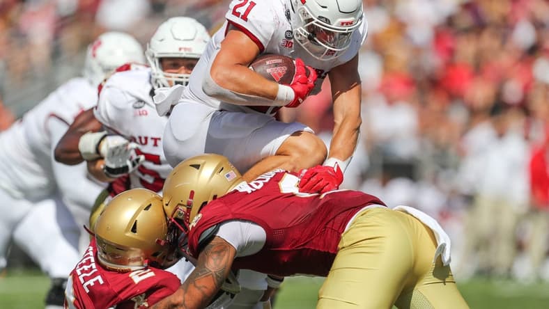 Sep 3, 2022; Chestnut Hill, Massachusetts, USA; Rutgers Scarlet Knights tight end Johnny Langan (21) runs the ball during the second half against the Boston College Eagles at Alumni Stadium. Mandatory Credit: Paul Rutherford-USA TODAY Sports