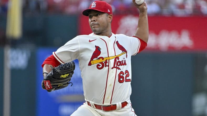 Sep 17, 2022; St. Louis, Missouri, USA;  St. Louis Cardinals starting pitcher Jose Quintana (62) pitches against the Cincinnati Reds during the first inning at Busch Stadium. Mandatory Credit: Jeff Curry-USA TODAY Sports