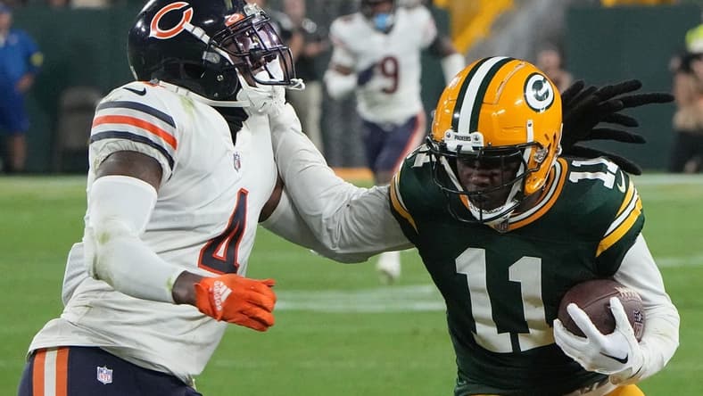 Green Bay Packers wide receiver Sammy Watkins (11) stiff arms Chicago Bears safety Eddie Jackson (4) while picking up 14 yards on a reception during the fourth quarter of their game Sunday, September 18, 2022 at Lambeau Field in Green Bay, Wis. The Green Bay Packers beat the Chicago Bears 27-10.
Packers18 13