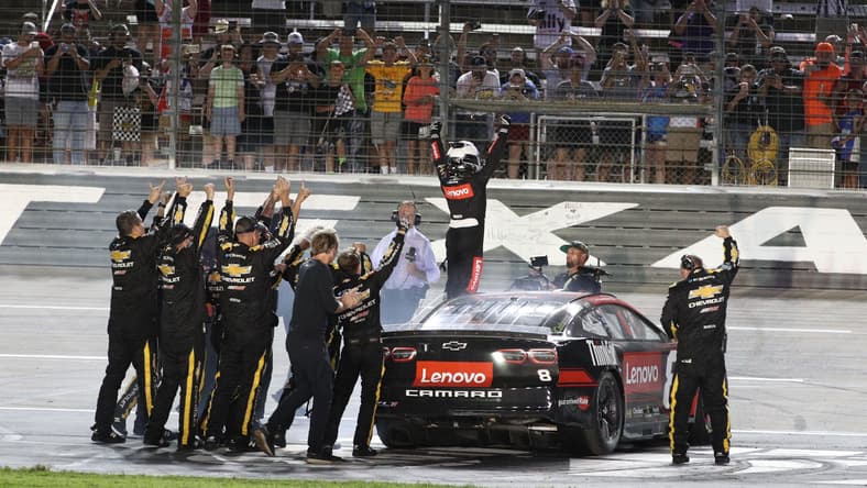 NASCAR: Autotrader EchoPark Automotive 500