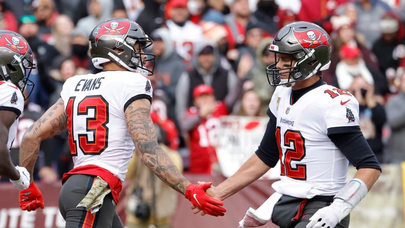 Tom-Brady-Mike-Evans