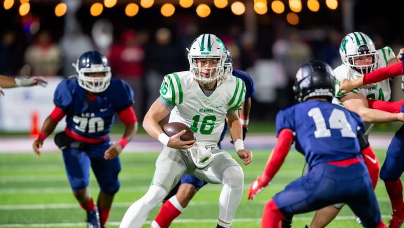 Quarterback Arch Manning 16 runs the ball and scores a touchdown as Newman takes on Lafayette Christian Academy in the LHSAA Div III semi finals. Wednesday, Nov. 24, 2021.
Arch Manning Lca Vs Newman Football 4851