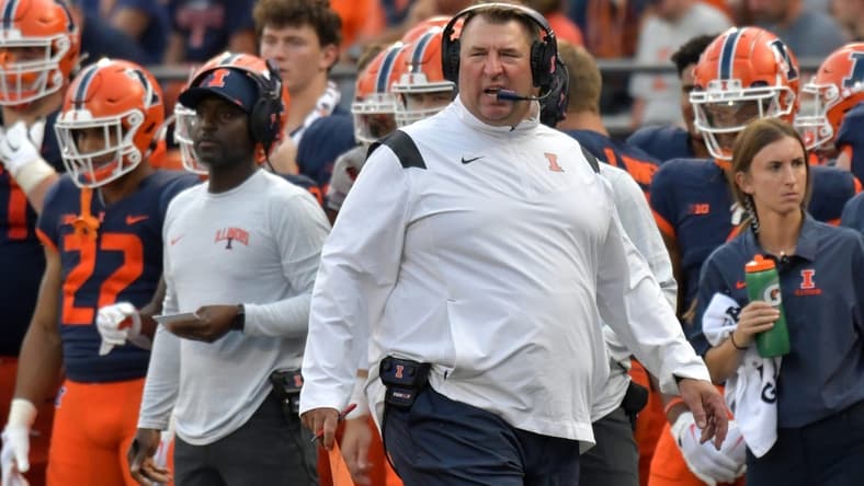 Sep 10, 2022; Champaign, Illinois, USA;  Illinois Fighting Illini head coach Bret Bielema on the sidelines of Saturday   s game with the Virginia Cavaliers in the second half at Memorial Stadium. Mandatory Credit: Ron Johnson-USA TODAY Sports