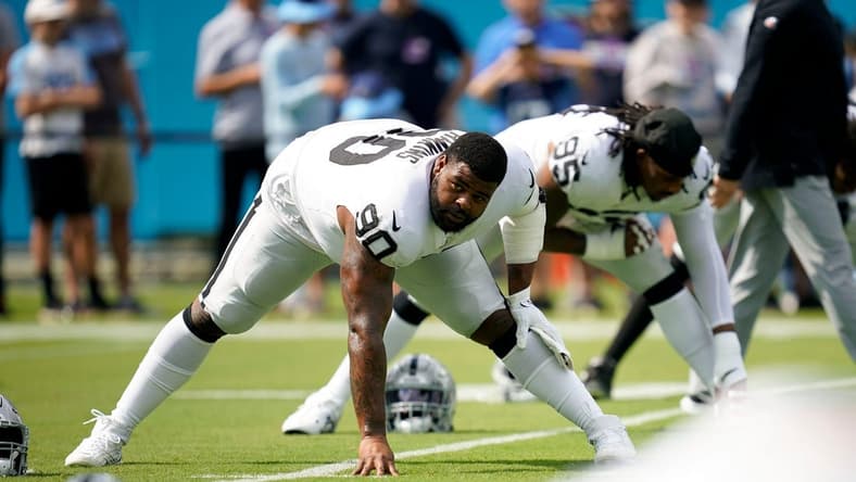 Las Vegas Raiders defensive tackle Johnathan Hankins (90) warms up before facing the Tennessee Titans at Nissan Stadium Sunday, Sept. 25, 2022, in Nashville, Tenn.

Nfl Las Vegas Raiders At Tennessee Titans