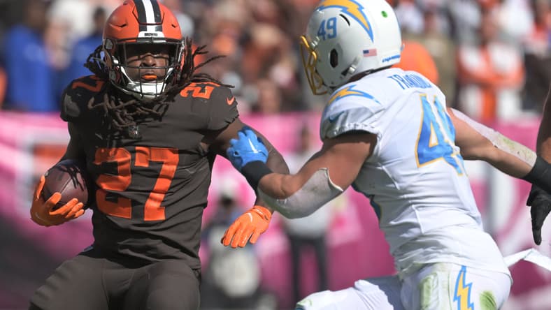nfl trades: kareem hunt to the buffalo bills