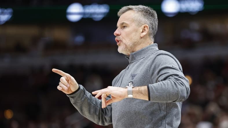 Nov 18, 2022; Chicago, Illinois, USA; Chicago Bulls head coach Billy Donovan directs his team against the Orlando Magic during the second half at United Center. Mandatory Credit: Kamil Krzaczynski-USA TODAY Sports