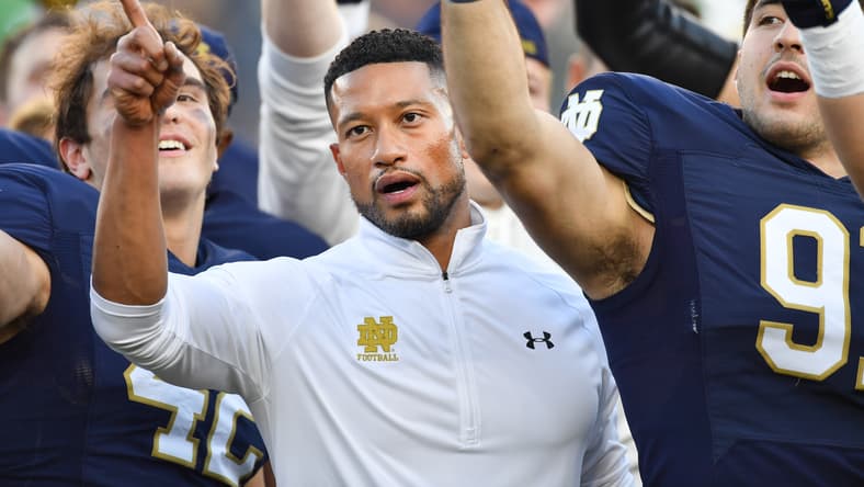 NCAA Football: UNLV at Notre Dame