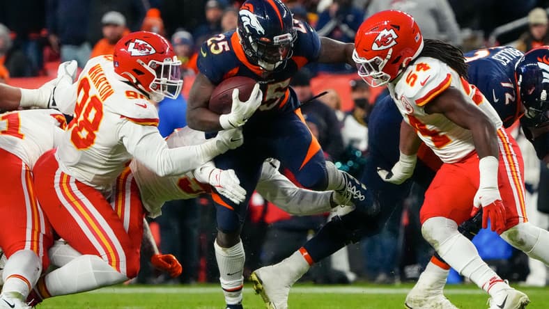 kansas city chiefs sign melvin gordon