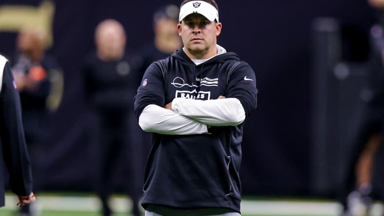 las vegas raiders head coach josh mcdaniels