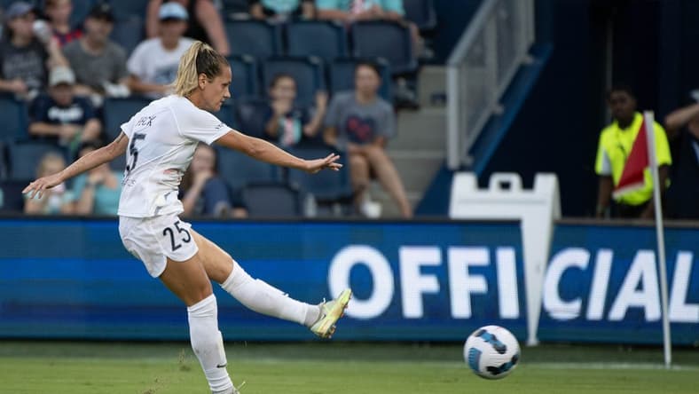 Aug 28, 2022; Kansas City, Kansas, USA; North Carolina Courage midfielder Meredith Speck (25) handles the ball against the Kansas City Current at Children's Mercy Park. Mandatory Credit: Amy Kontras-USA TODAY Sports