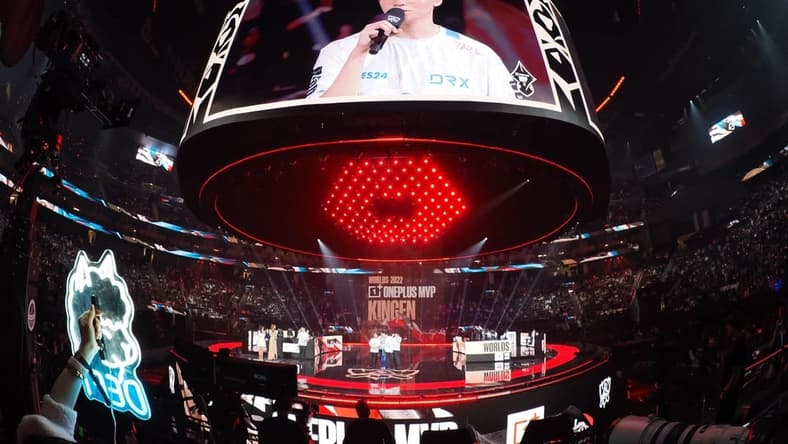 Nov 5, 2022; San Francisco, California, USA; DRX top laner Hwang "Kingen" Seong-hoon receives the MVP award after the in abasing T1 in the League of Legends World Championships at Chase Center. Mandatory Credit: Kelley L Cox-USA TODAY Sports
