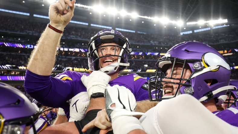 NFL: Indianapolis Colts at Minnesota Vikings