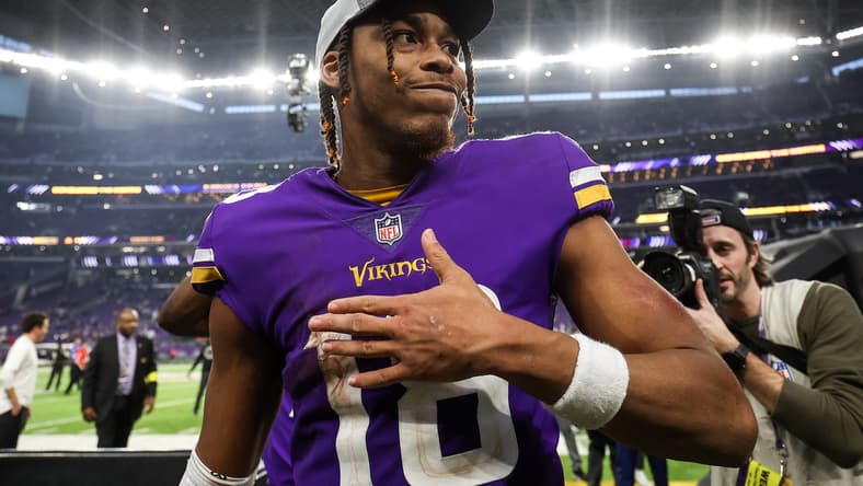 NFL: Indianapolis Colts at Minnesota Vikings
