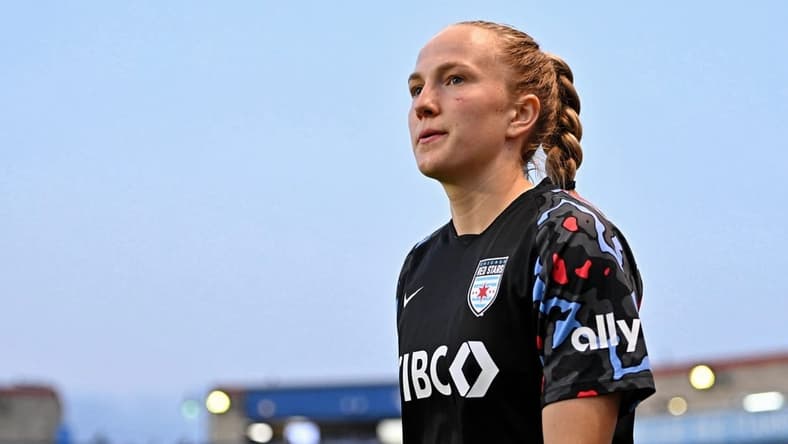Sep 14, 2022; Bridgeview, Illinois, USA; Chicago Red Stars defender Zoe Morse (20) before the game against the Kansas City Current at SeatGeek Stadium. Mandatory Credit: Daniel Bartel-USA TODAY Sports