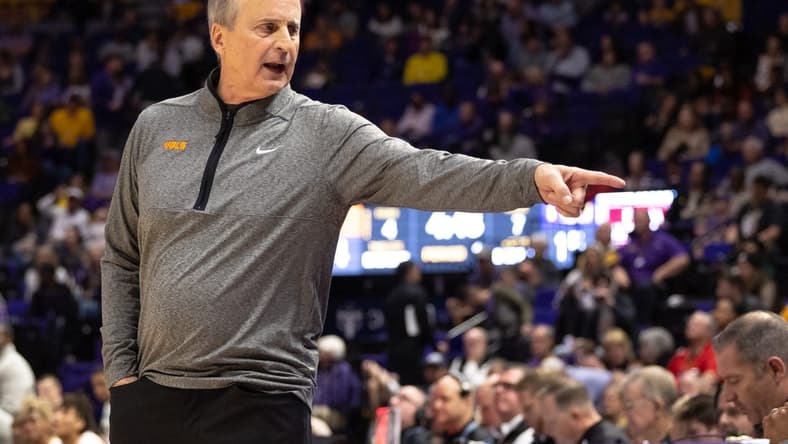Jan 21, 2023; Baton Rouge, Louisiana, USA; Tennessee Volunteers head coach Rick Barnes reacts at the bench during the first half against the LSU Tigers at Pete Maravich Assembly Center. Mandatory Credit: Stephen Lew-USA TODAY Sports