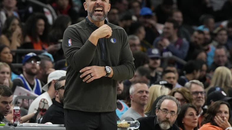 Jan 26, 2023; Phoenix, Arizona, USA; Dallas Mavericks head coach Jason Kidd calls in the play against the Phoenix Suns in the first half at Footprint Center. Mandatory Credit: Rick Scuteri-USA TODAY Sports