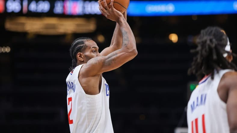 Jan 28, 2023; Atlanta, Georgia, USA; LA Clippers forward Kawhi Leonard (2) shoots against the Atlanta Hawks in the second half at State Farm Arena. Mandatory Credit: Brett Davis-USA TODAY Sports
