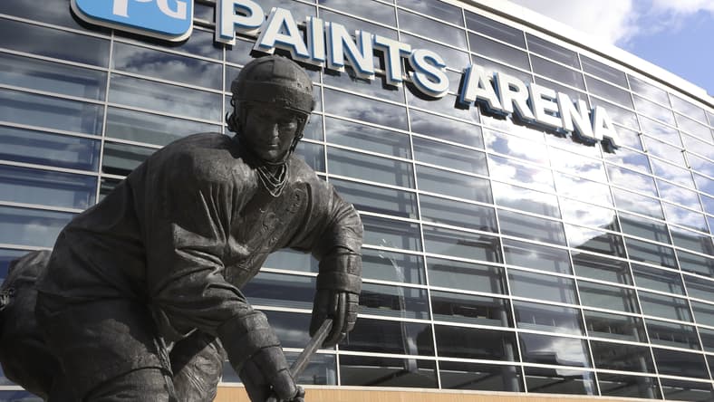 NHL: New York Islanders at Pittsburgh Penguins