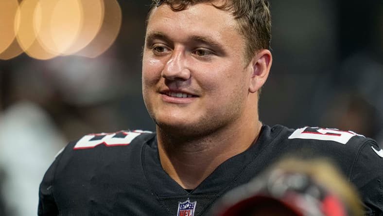 dallas cowboys sign chris lindstrom