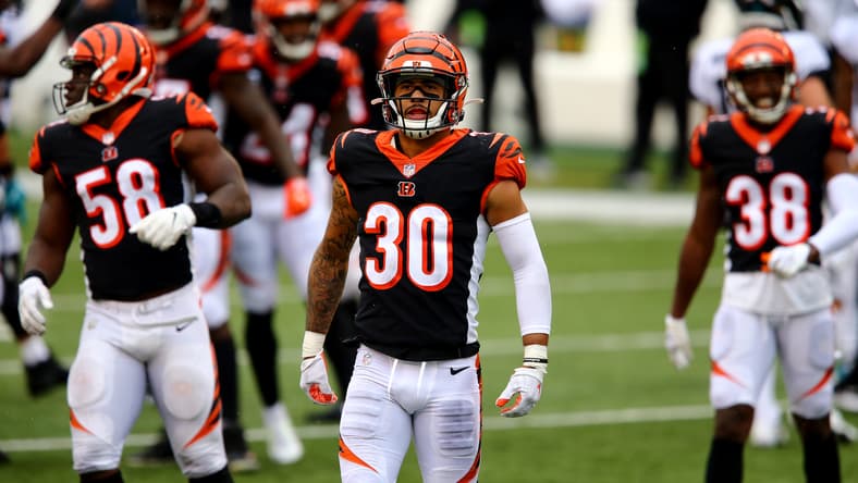 jacksonville jaguars sign jessie bates